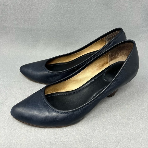 Frye Women's Heels Regina Pump Leather 9.5M Slip on Shoe Kitten Heel Blue. - Picture 1 of 12